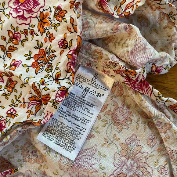 Old Navy Floral Top size xl - Picture 3 of 8
